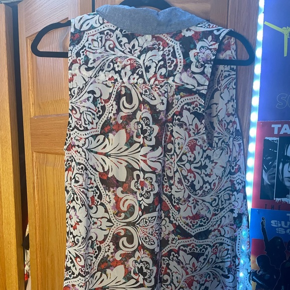 Button up top - Picture 2 of 2